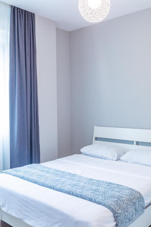 Apartment By The Sheraton Батуми Экстерьер фото