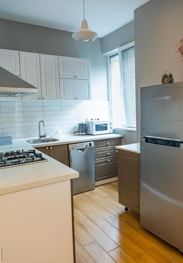 Apartment By The Sheraton Батуми Экстерьер фото