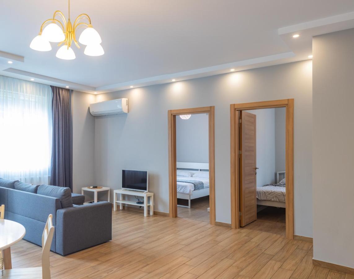 Apartment By The Sheraton Батуми Экстерьер фото